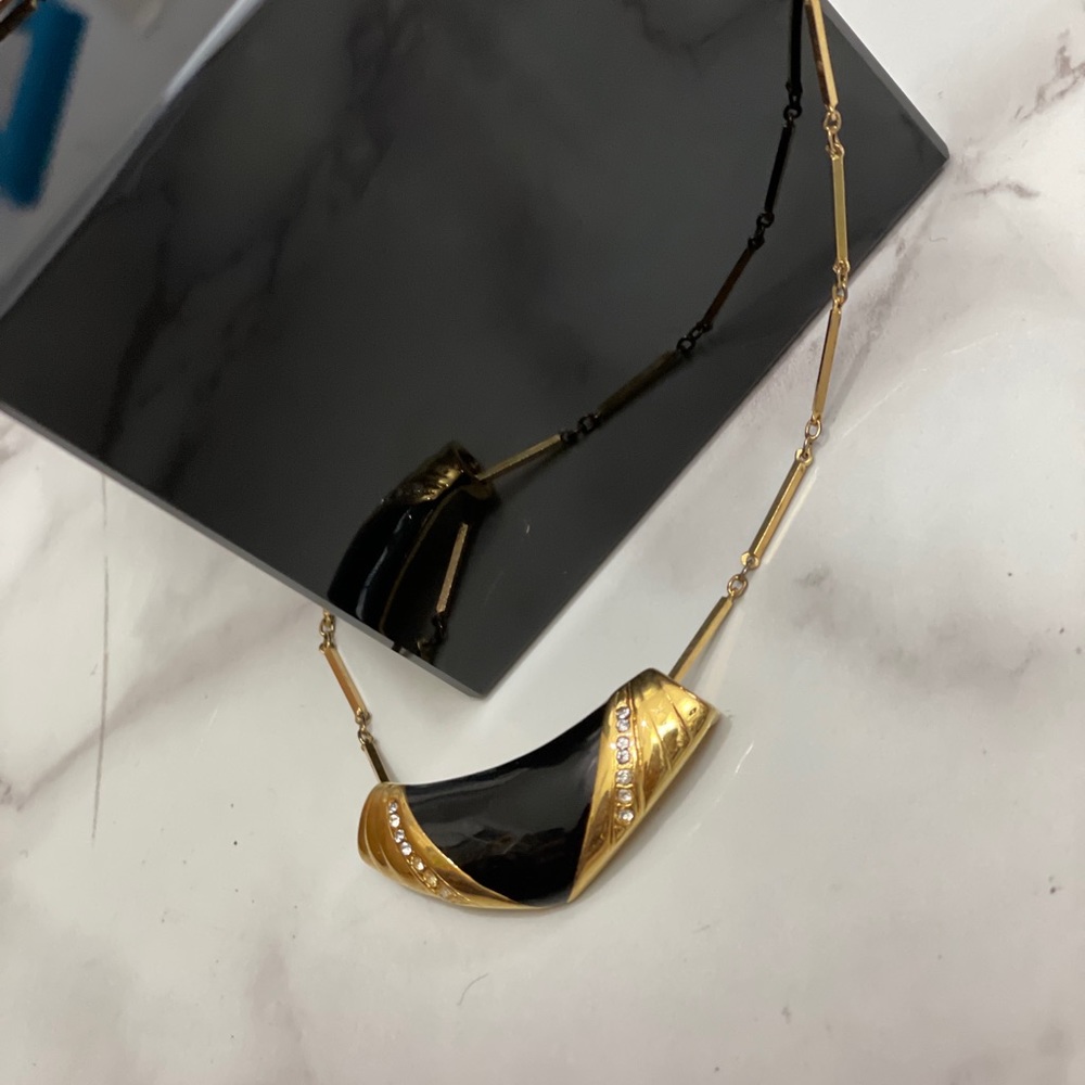 Vintage Marvella Pendant Necklace - Picture 3 of 7